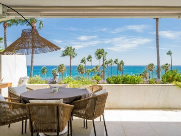 FOR SALE — PANORAMIC SEAVIEW DUPLEX 3-BED PENTHOUSE · LOS GRANADOS · PUERTO BANÚS · MARBELLA 🇪🇸