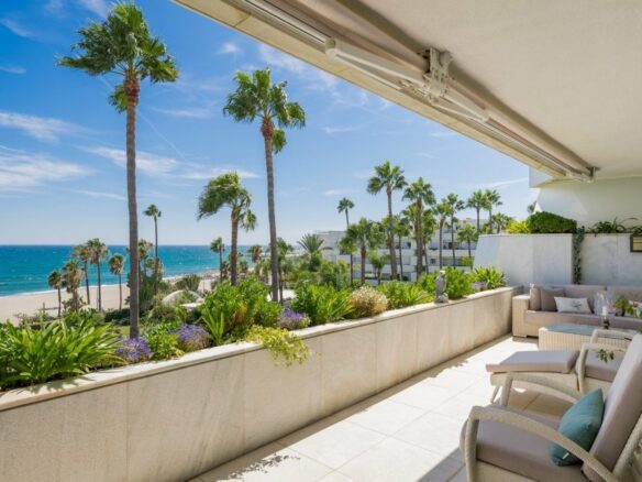 FOR SALE — PANORAMIC SEAVIEW DUPLEX 3-BED PENTHOUSE · LOS GRANADOS · PUERTO BANÚS · MARBELLA 🇪🇸