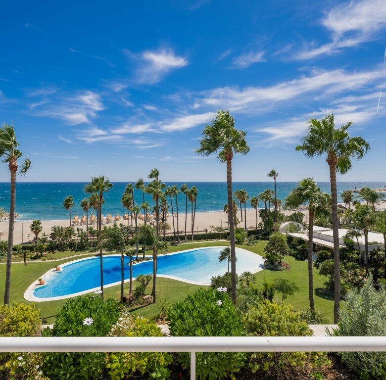FOR SALE — PANORAMIC SEAVIEW DUPLEX 3-BED PENTHOUSE · LOS GRANADOS · PUERTO BANÚS · MARBELLA 🇪🇸