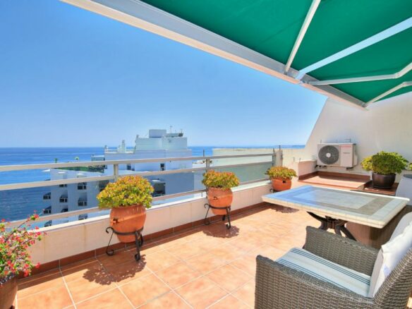 🇪🇸 Marbella Beachfront – 3-Bedroom Duplex Penthouse For Sale – Fantastic Sea views