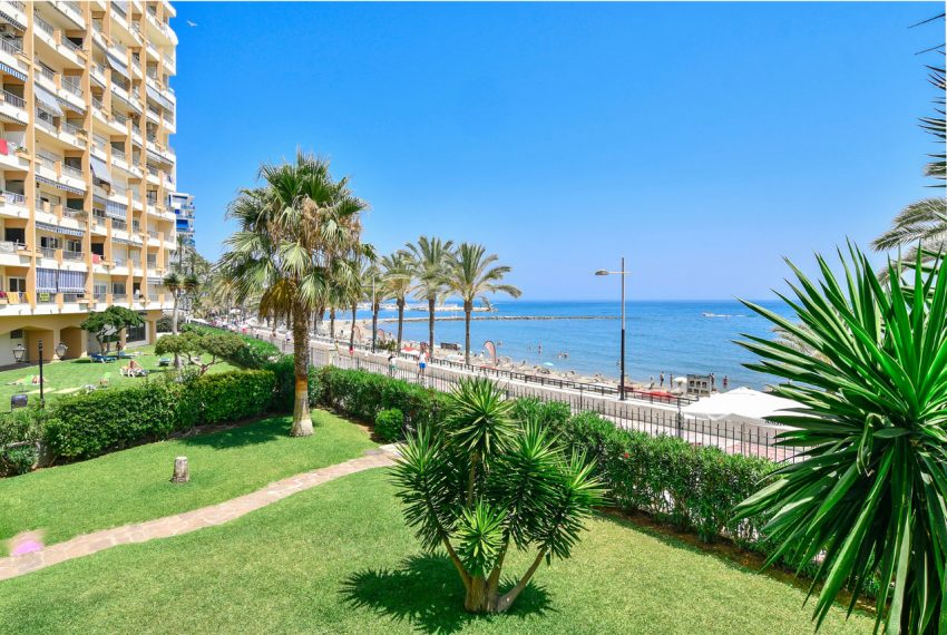 🇪🇸 Marbella Beachfront – 3-Bedroom Duplex Penthouse For Sale – Fantastic Sea views