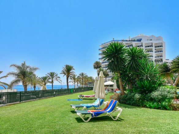 🇪🇸 Marbella Beachfront – 3-Bedroom Duplex Penthouse For Sale – Fantastic Sea views