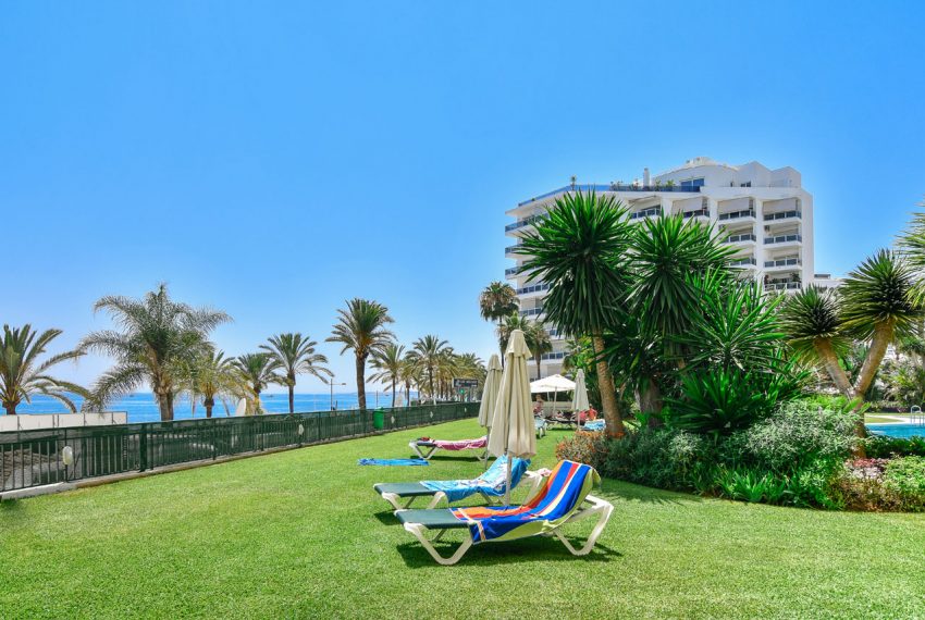 🇪🇸 Marbella Beachfront – 3-Bedroom Duplex Penthouse For Sale – Fantastic Sea views