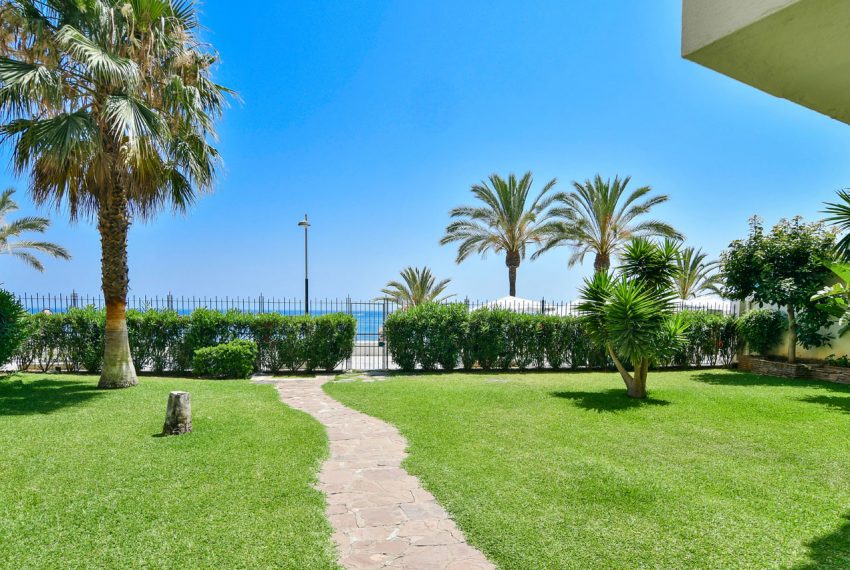 🇪🇸 Marbella Beachfront – 3-Bedroom Duplex Penthouse For Sale – Fantastic Sea views