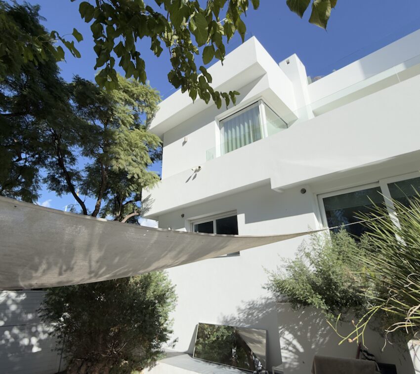 nueva Andlaucia Villa for sale turnkey 2025-11-28 at 11.59.44 🇪🇸 Nueva Andalucía – Modern Luxury Villa For Sale 🌴🏡 Sea views