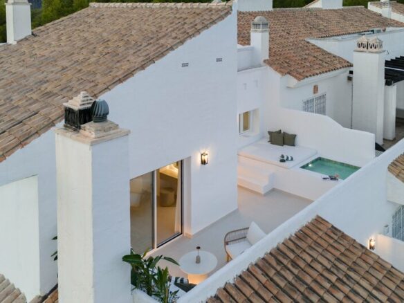 For Sale — Fully Renovated 3-Bedroom Corner Penthouse ✨ Nueva Andalucia-Marbella -Spain
