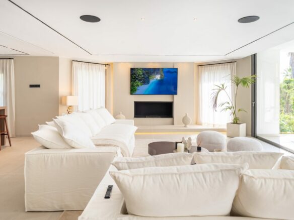 FOR SALE 🏷️ | Andalusian-Inspired Villa near Atalaya Golf ⛳ | Estepona East 🌅