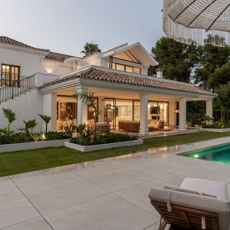 FOR SALE 🏷️ | Andalusian-Inspired Villa near Atalaya Golf ⛳ | Estepona East 🌅