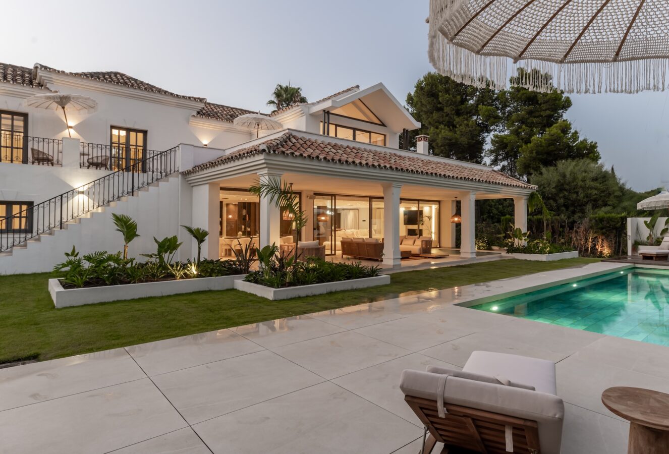FOR SALE 🏷️ | Andalusian-Inspired Villa near Atalaya Golf ⛳ | Estepona East 🌅