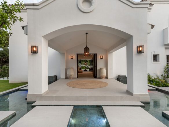 FOR SALE 🏷️ | Andalusian-Inspired Villa near Atalaya Golf ⛳ | Estepona East 🌅