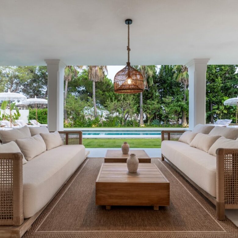 FOR SALE 🏷️ | Andalusian-Inspired Villa near Atalaya Golf ⛳ | Estepona East 🌅
