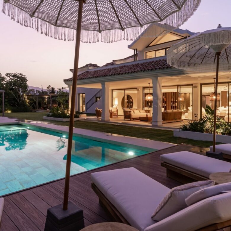 FOR SALE 🏷️ | Andalusian-Inspired Villa near Atalaya Golf ⛳ | Estepona East 🌅