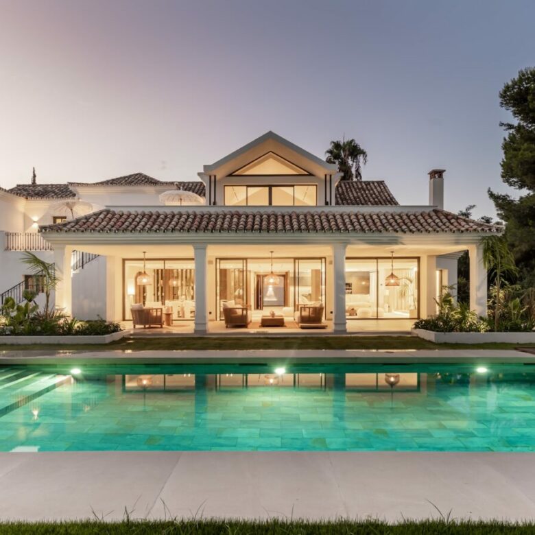 FOR SALE 🏷️ | Andalusian-Inspired Villa near Atalaya Golf ⛳ | Estepona East 🌅