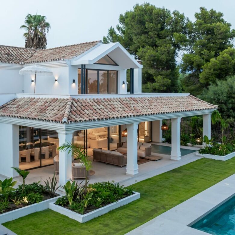 FOR SALE 🏷️ | Andalusian-Inspired Villa near Atalaya Golf ⛳ | Estepona East 🌅