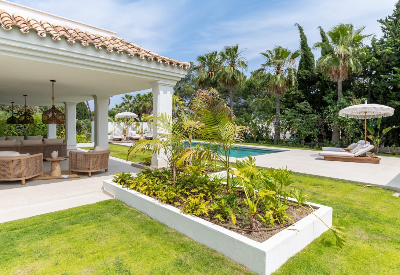 FOR SALE 🏷️ | Andalusian-Inspired Villa near Atalaya Golf ⛳ | Estepona East 🌅