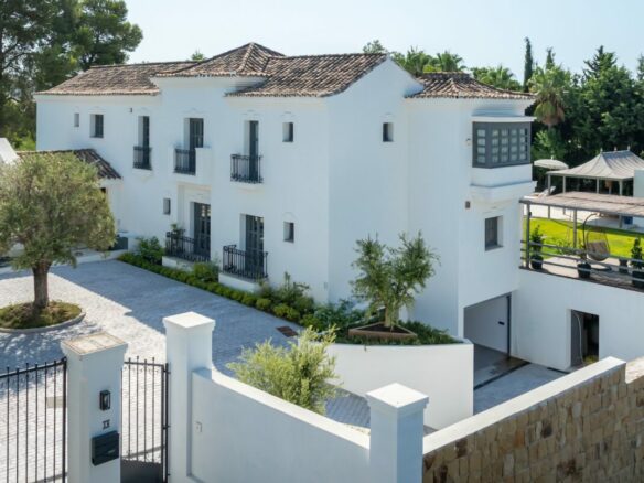 FOR SALE 🏷️ | Andalusian-Inspired Villa near Atalaya Golf ⛳ | Estepona East 🌅