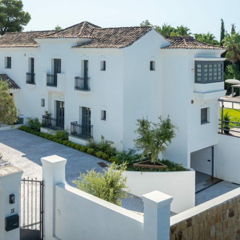FOR SALE 🏷️ | Andalusian-Inspired Villa near Atalaya Golf ⛳ | Estepona East 🌅