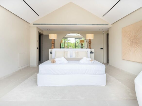 FOR SALE 🏷️ | Andalusian-Inspired Villa near Atalaya Golf ⛳ | Estepona East 🌅
