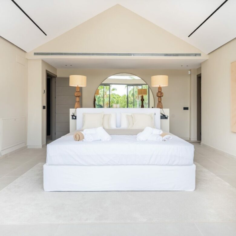 FOR SALE 🏷️ | Andalusian-Inspired Villa near Atalaya Golf ⛳ | Estepona East 🌅