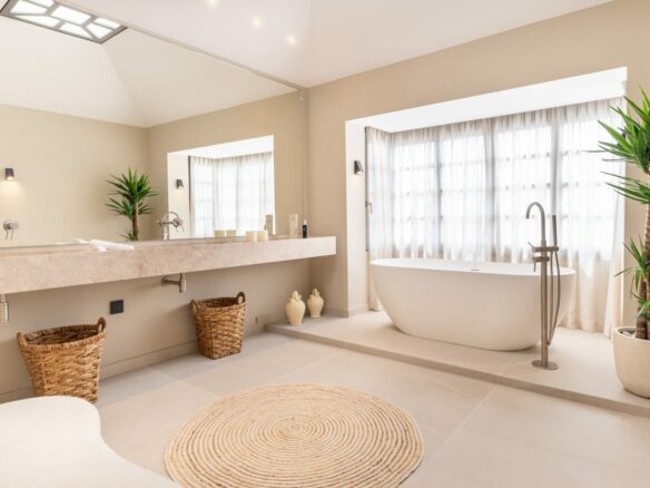 FOR SALE 🏷️ | Andalusian-Inspired Villa near Atalaya Golf ⛳ | Estepona East 🌅