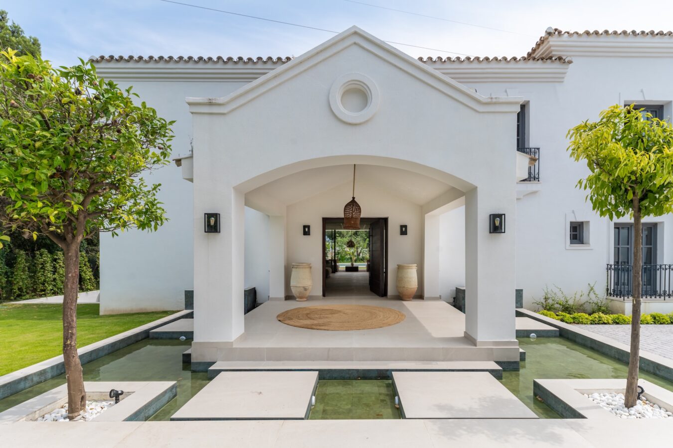 FOR SALE 🏷️ | Andalusian-Inspired Villa near Atalaya Golf ⛳ | Estepona East 🌅