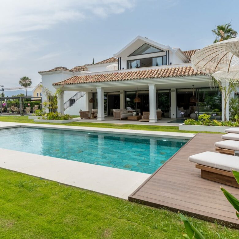 FOR SALE 🏷️ | Andalusian-Inspired Villa near Atalaya Golf ⛳ | Estepona East 🌅