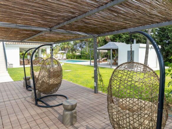 FOR SALE 🏷️ | Andalusian-Inspired Villa near Atalaya Golf ⛳ | Estepona East 🌅
