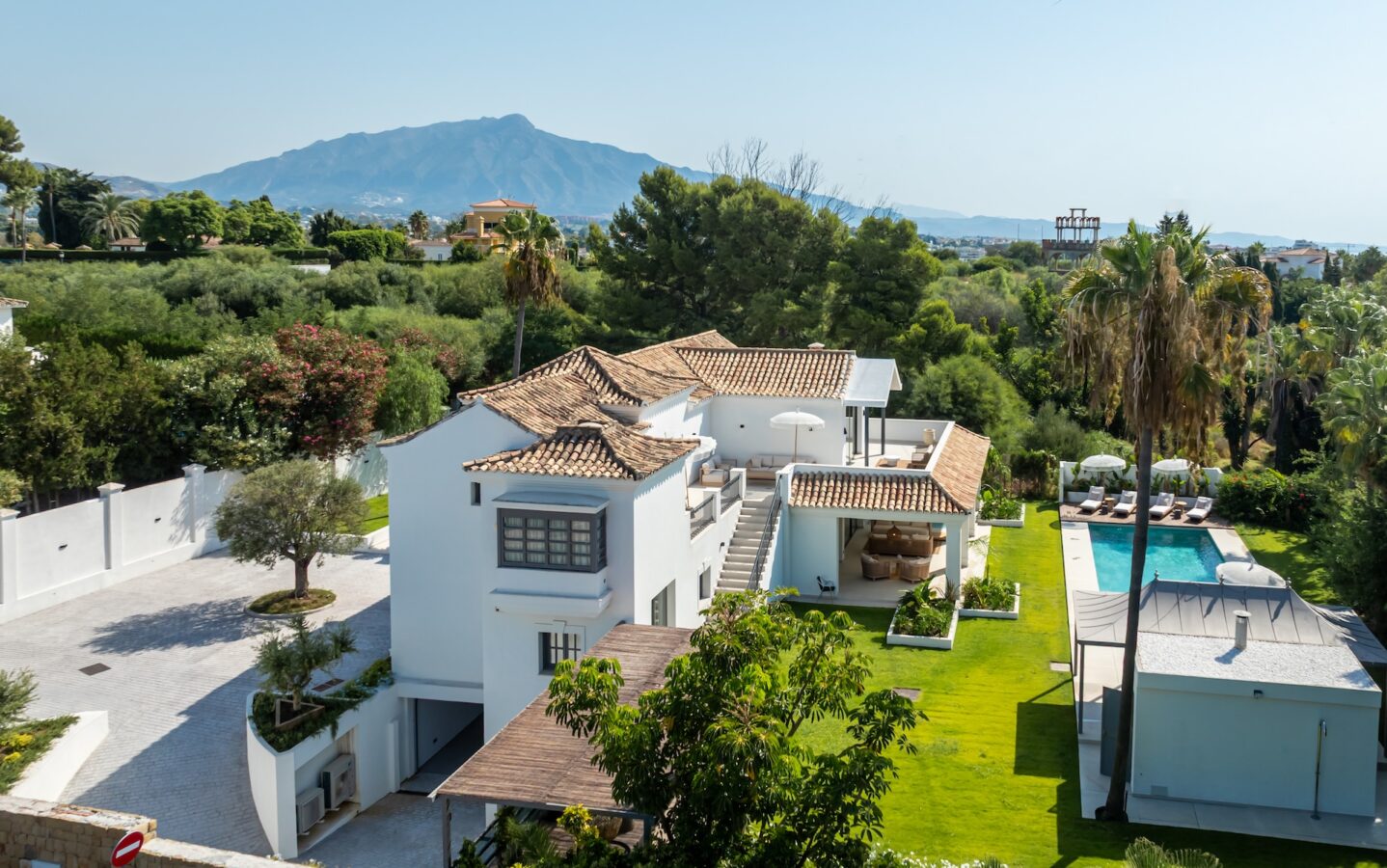 FOR SALE 🏷️ | Andalusian-Inspired Villa near Atalaya Golf ⛳ | Estepona East 🌅