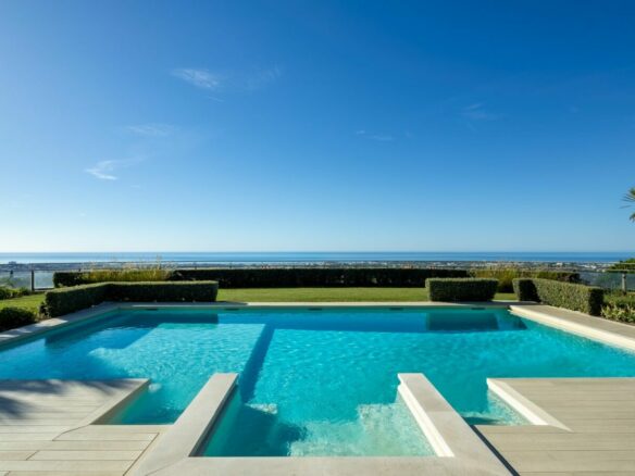 Hilltop Turnkey Modern Andalusian Villa for Sale in Monte Halcones, Benahavís, Spain 🇪🇸 Panoramic Sea views