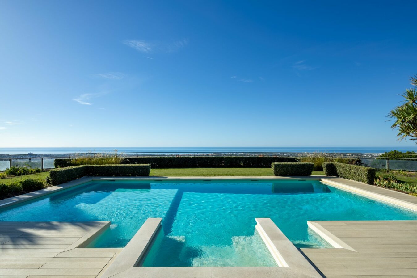 Hilltop Turnkey Modern Andalusian Villa for Sale in Monte Halcones, Benahavís, Spain 🇪🇸 Panoramic Sea views