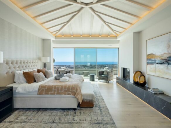 Hilltop Turnkey Modern Andalusian Villa for Sale in Monte Halcones, Benahavís, Spain 🇪🇸 Panoramic Sea views
