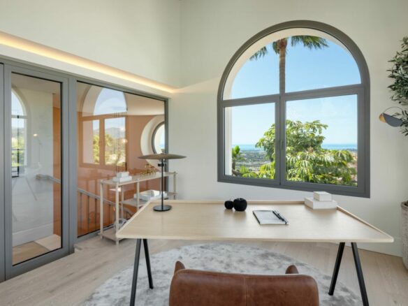 Hilltop Turnkey Modern Andalusian Villa for Sale in Monte Halcones, Benahavís, Spain 🇪🇸 Panoramic Sea views