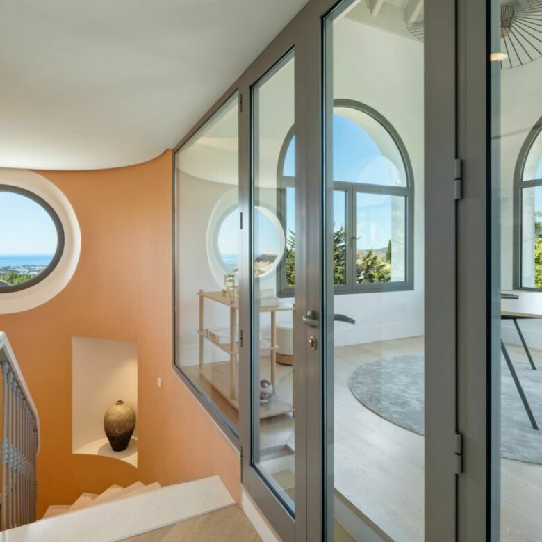 Hilltop Turnkey Modern Andalusian Villa for Sale in Monte Halcones, Benahavís, Spain 🇪🇸 Panoramic Sea views