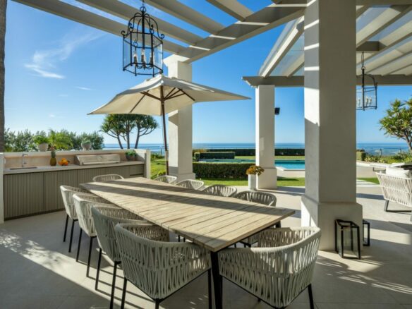 Hilltop Turnkey Modern Andalusian Villa for Sale in Monte Halcones, Benahavís, Spain 🇪🇸 Panoramic Sea views