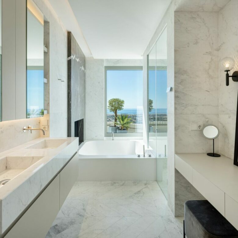Hilltop Turnkey Modern Andalusian Villa for Sale in Monte Halcones, Benahavís, Spain 🇪🇸 Panoramic Sea views