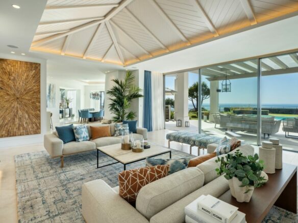 Hilltop Turnkey Modern Andalusian Villa for Sale in Monte Halcones, Benahavís, Spain 🇪🇸 Panoramic Sea views