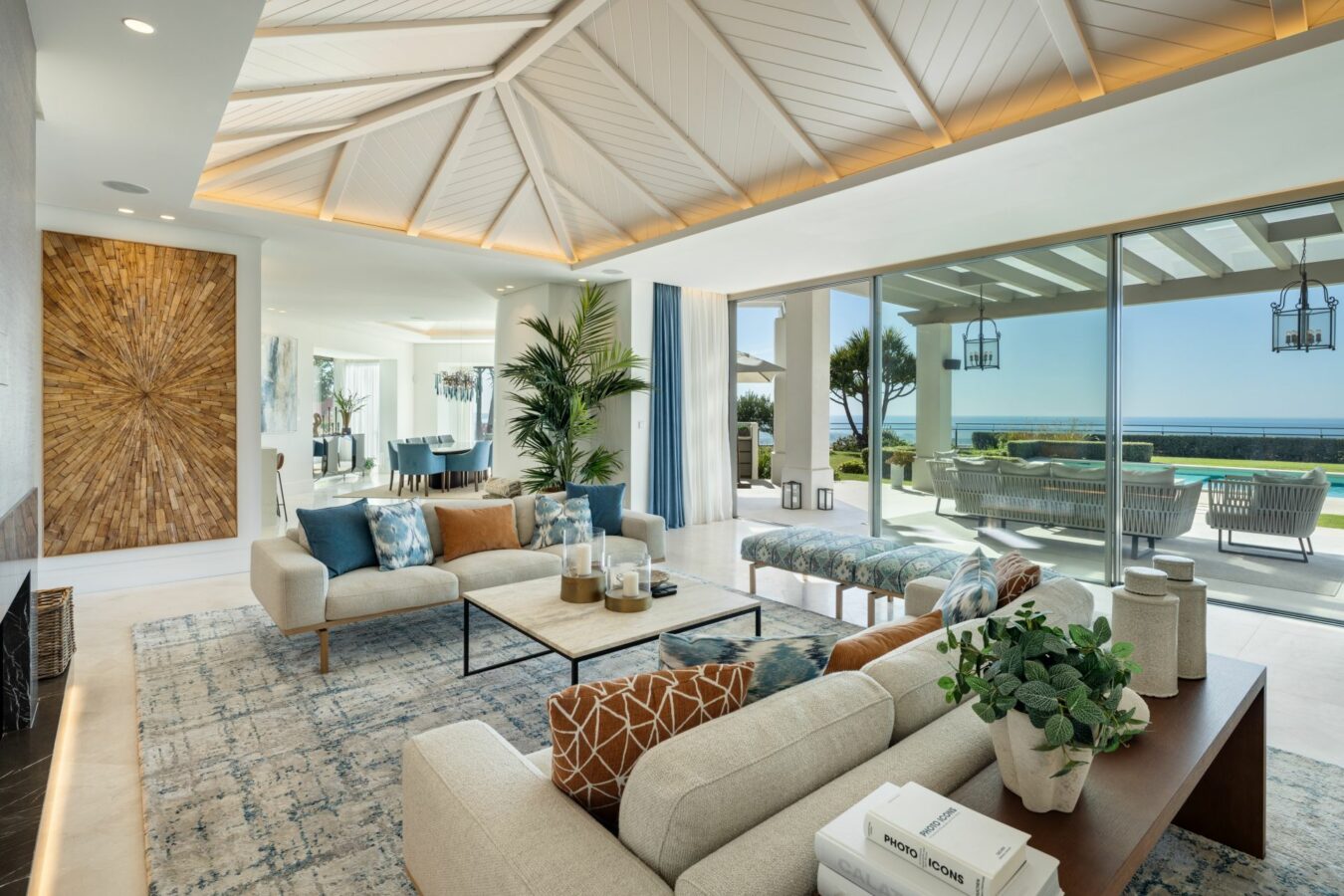 Hilltop Turnkey Modern Andalusian Villa for Sale in Monte Halcones, Benahavís, Spain 🇪🇸 Panoramic Sea views