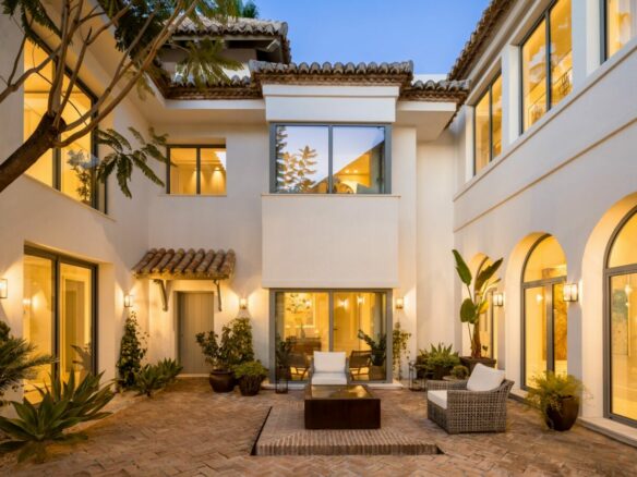 Hilltop Turnkey Modern Andalusian Villa for Sale in Monte Halcones, Benahavís, Spain 🇪🇸 Panoramic Sea views