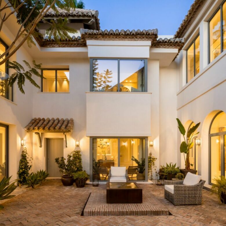 Hilltop Turnkey Modern Andalusian Villa for Sale in Monte Halcones, Benahavís, Spain 🇪🇸 Panoramic Sea views