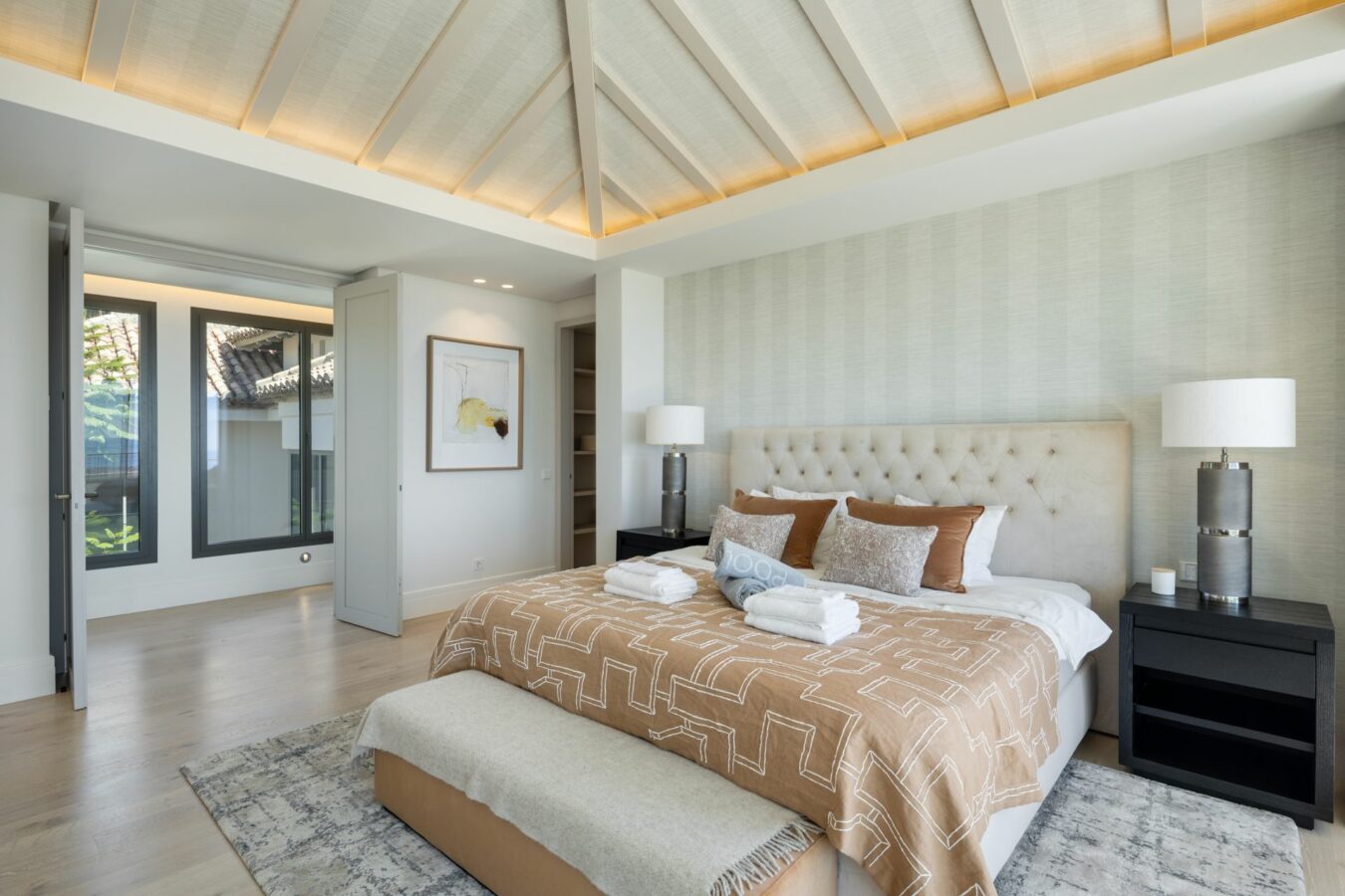 Hilltop Turnkey Modern Andalusian Villa for Sale in Monte Halcones, Benahavís, Spain 🇪🇸 Panoramic Sea views