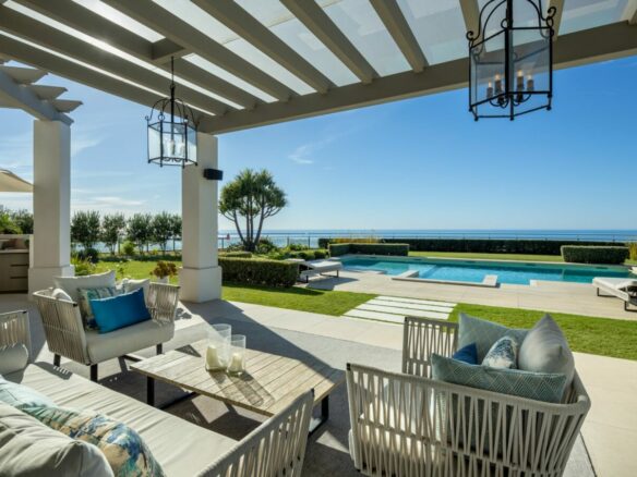 Hilltop Turnkey Modern Andalusian Villa for Sale in Monte Halcones, Benahavís, Spain 🇪🇸 Panoramic Sea views