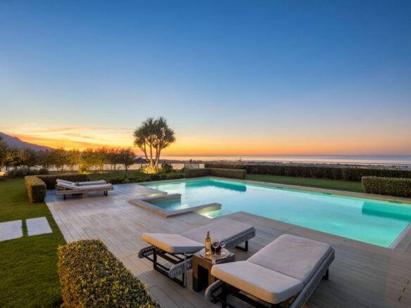 Hilltop Turnkey Modern Andalusian Villa for Sale in Monte Halcones, Benahavís, Spain 🇪🇸 Panoramic Sea views