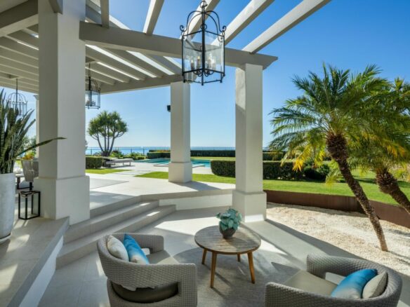 Hilltop Turnkey Modern Andalusian Villa for Sale in Monte Halcones, Benahavís, Spain 🇪🇸 Panoramic Sea views