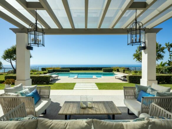 Hilltop Turnkey Modern Andalusian Villa for Sale in Monte Halcones, Benahavís, Spain 🇪🇸 Panoramic Sea views