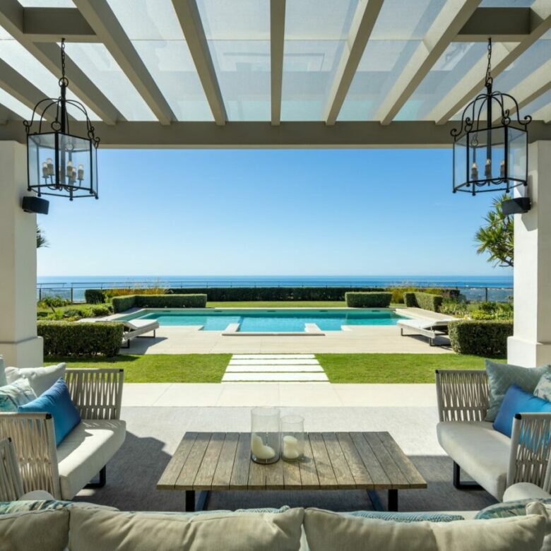 Hilltop Turnkey Modern Andalusian Villa for Sale in Monte Halcones, Benahavís, Spain 🇪🇸 Panoramic Sea views