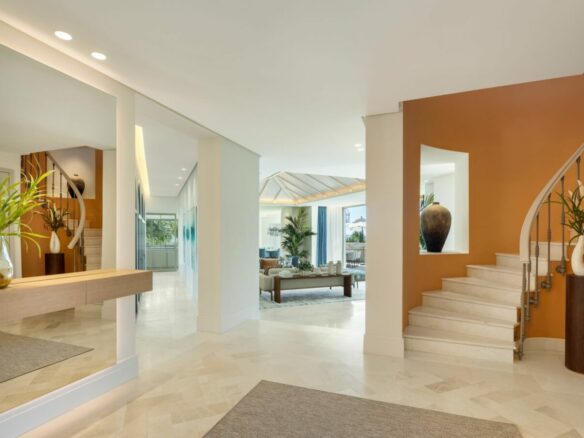 Hilltop Turnkey Modern Andalusian Villa for Sale in Monte Halcones, Benahavís, Spain 🇪🇸 Panoramic Sea views