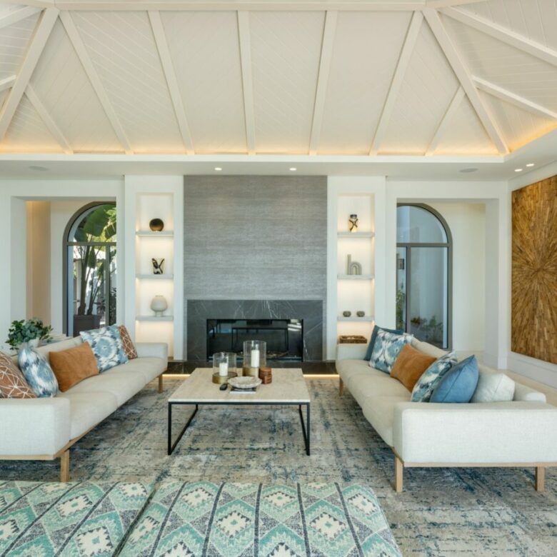 Hilltop Turnkey Modern Andalusian Villa for Sale in Monte Halcones, Benahavís, Spain 🇪🇸 Panoramic Sea views