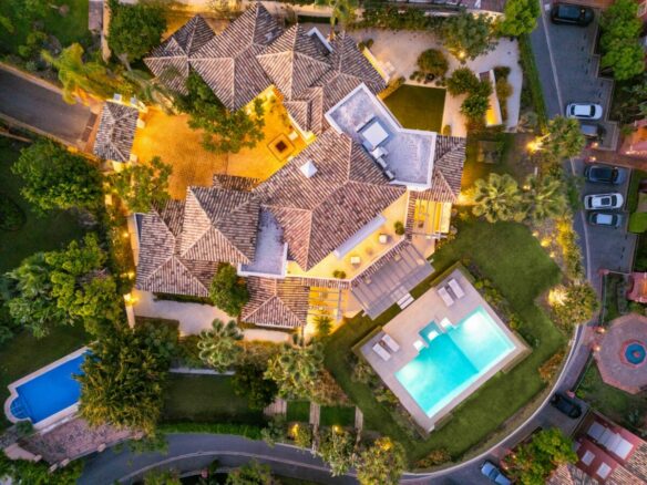 Hilltop Turnkey Modern Andalusian Villa for Sale in Monte Halcones, Benahavís, Spain 🇪🇸 Panoramic Sea views