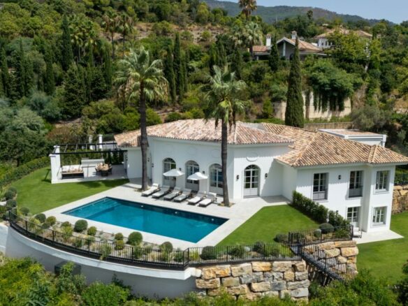 LUXURY TUNKEY VILLA FOR SALE – PARAÍSO ALTO, BENAHAVÍS! 🌴✨🇪🇸