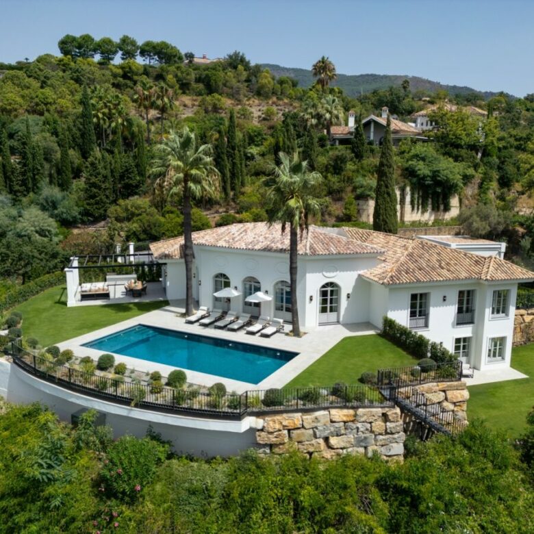 LUXURY TUNKEY VILLA FOR SALE – PARAÍSO ALTO, BENAHAVÍS! 🌴✨🇪🇸